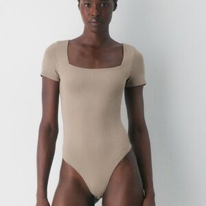 NWT ARITZIA BABATON contour bodysuit size medium